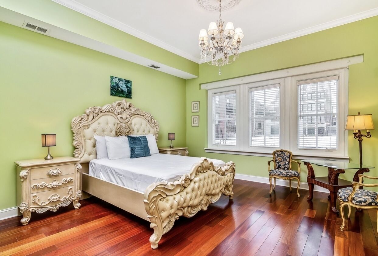 3 bedrooms, in-room safe, desk, iron/ironing board