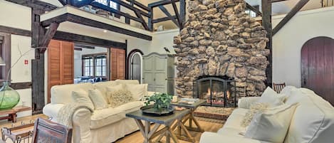 TV, fireplace, DVD player, books