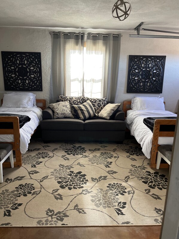 2 bedrooms, WiFi, bed sheets