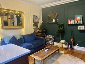 TV, libri, impianto stereo