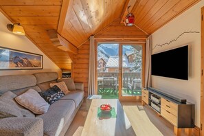 TV - La Ginabelle - Sauna & Swimming pool, Chamonix, France (Chamonix)