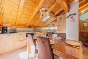 Fridge, oven, stovetop, dishwasher - Village des Oursons C, Argentière (Chamonix), France (Argentière (Chamonix))