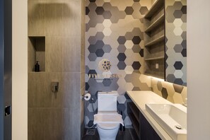 Executive Studio Suite | Bathroom - Ceylonz Suites Kuala Lumpur, Roam (Kuala Lumpur)
