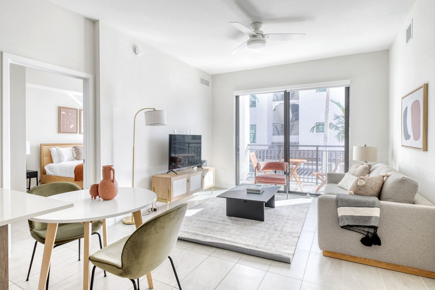 Classic Miramar 2BR w/ Gym, Pool & W/D, nr WF, by Blueground
