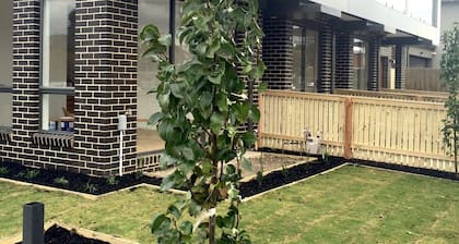 Cozy townhouse for families, in the heart of Springvale