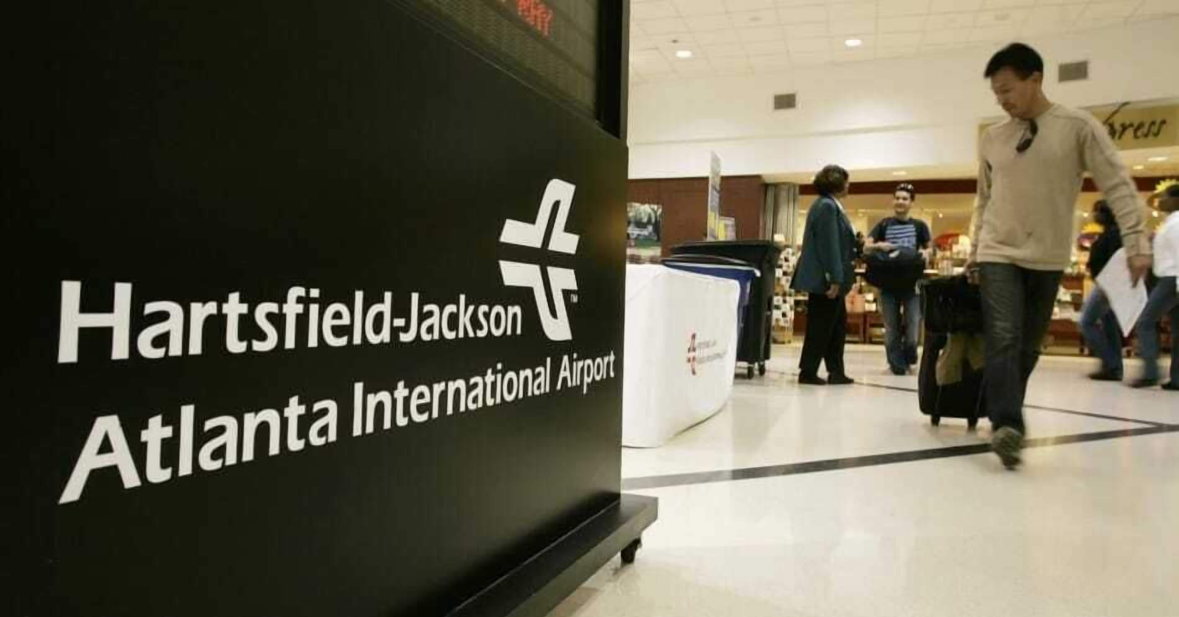 Un panneau indiquant l’aéroport international Hartsfield-Jackson d’Atlanta.