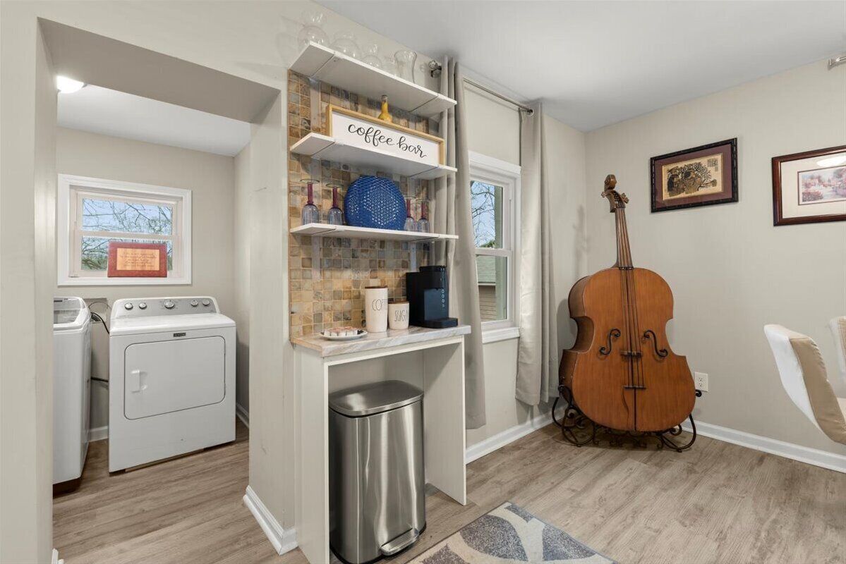 Departamento urbano | Cocina privada | Refrigerador, microondas, horno y lavavajillas 