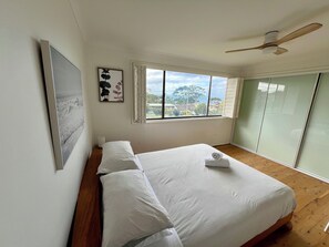 2 bedrooms, desk, iron/ironing board, free WiFi