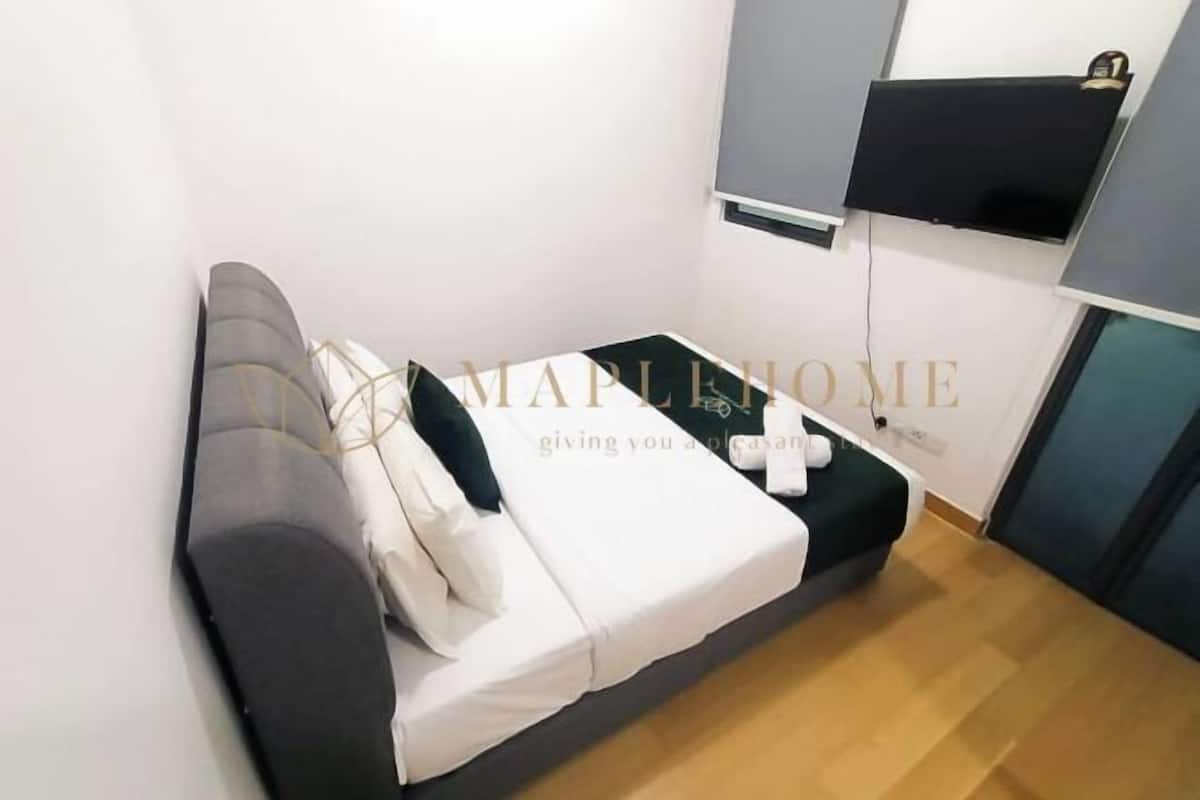 1 bedroom, premium bedding, desk, iron/ironing board
