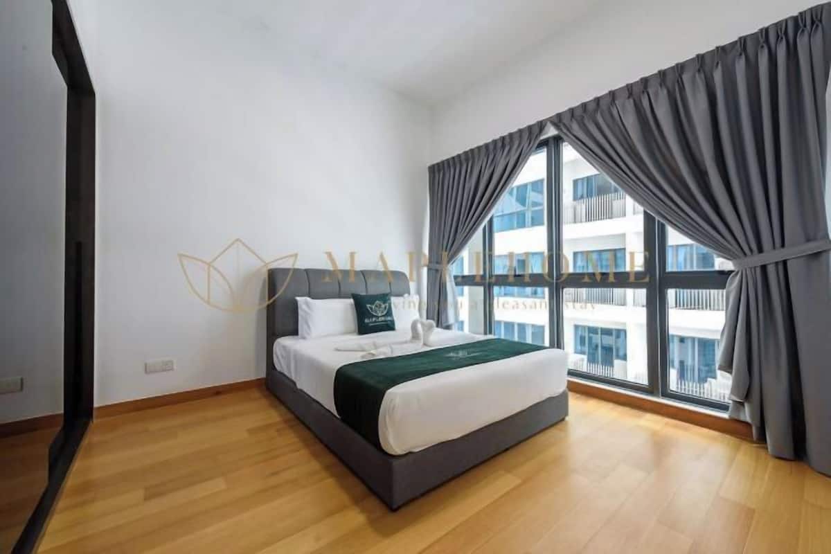 1 bedroom, premium bedding, desk, iron/ironing board