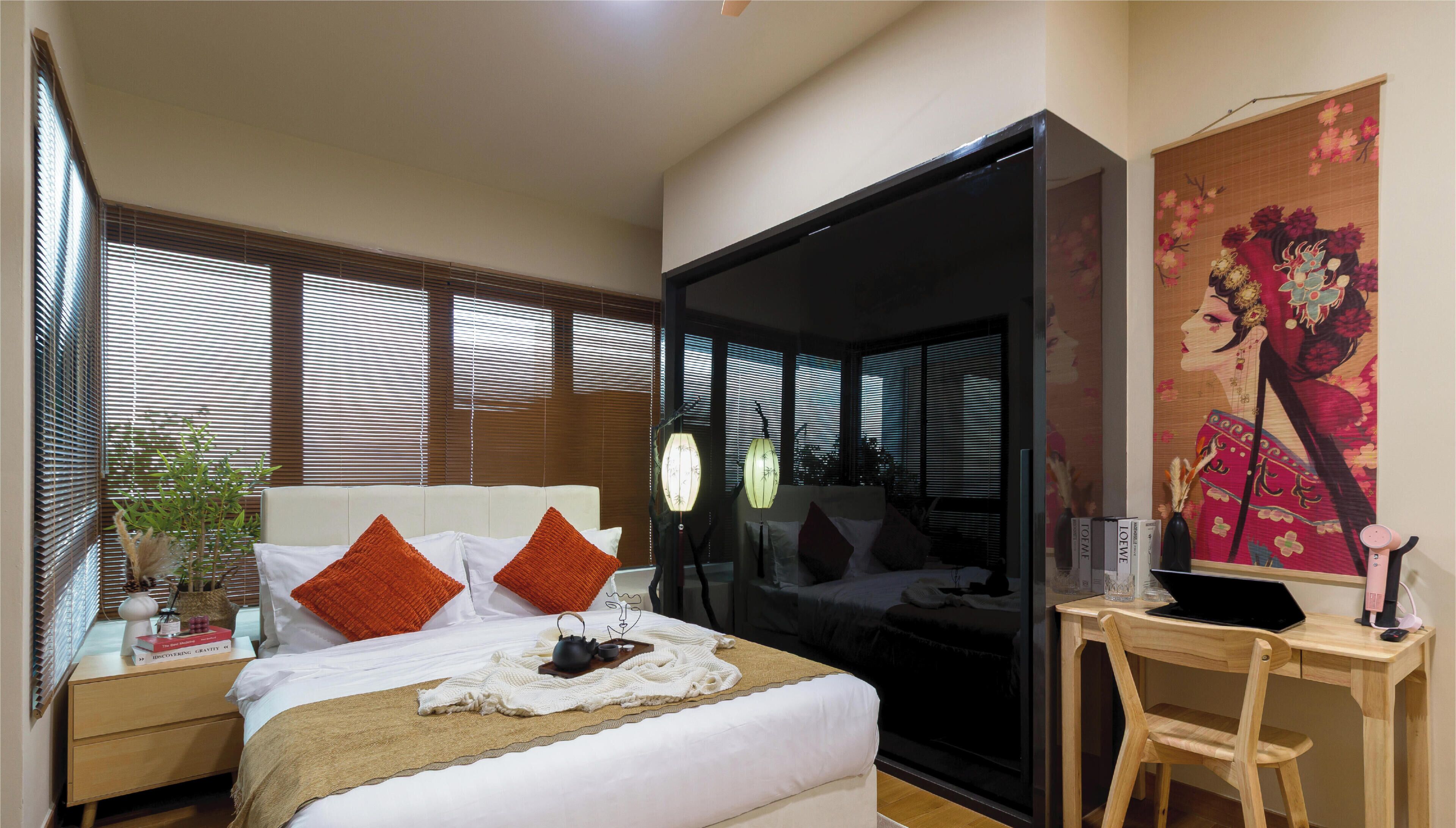 Premium bedding, desk, iron/ironing board, free WiFi