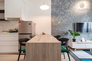 Repas dans la chambre