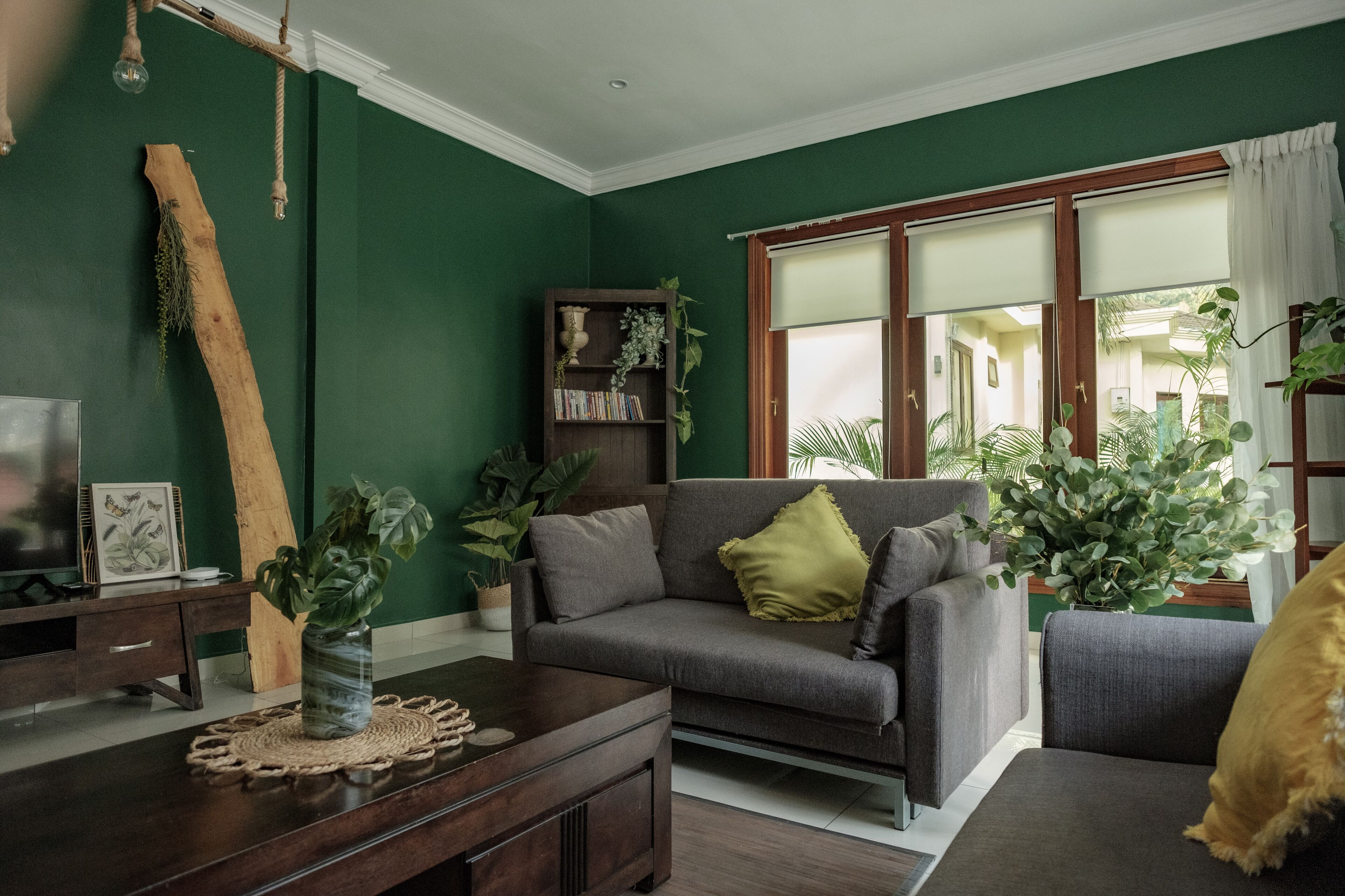 Villa Rainforest | Zona de estar | Smart TV de 42 pulgadas con canales por cable, una televisión