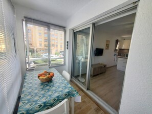 تناول الطعام