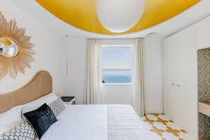 4 bedrooms, in-room safe, iron/ironing board, travel crib