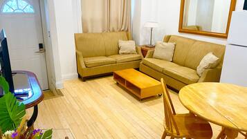 Standard Room | Living area