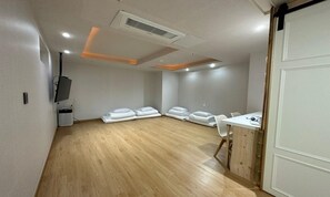 Premium Ondol | Individuell dekoriert, individuell eingerichtet, WLAN, Bettwäsche