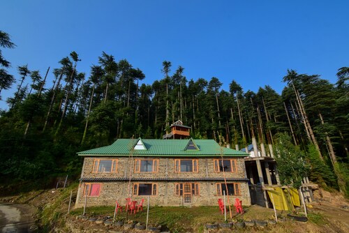 Cheog Chamber 2 BHK - w/ Wi-Fi, food, Internet, parking, Garden, View