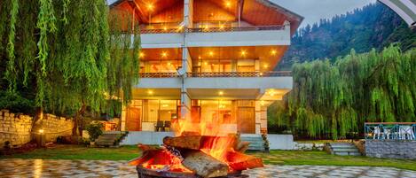 Fasade – kveld/natt