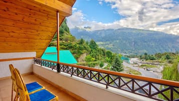 Luxury Room | Balcony