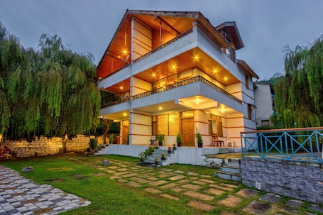 Front of property - evening/night