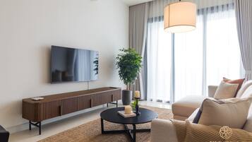 Presidential Suites | Area keluarga | Smart TV 40-inci dengan saluran TV kabel, TV, dan Netflix