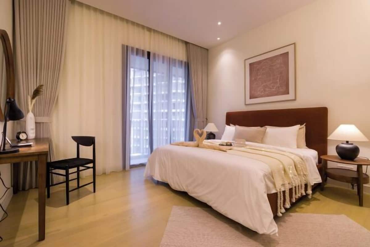 2 bedrooms, desk, laptop workspace, iron/ironing board