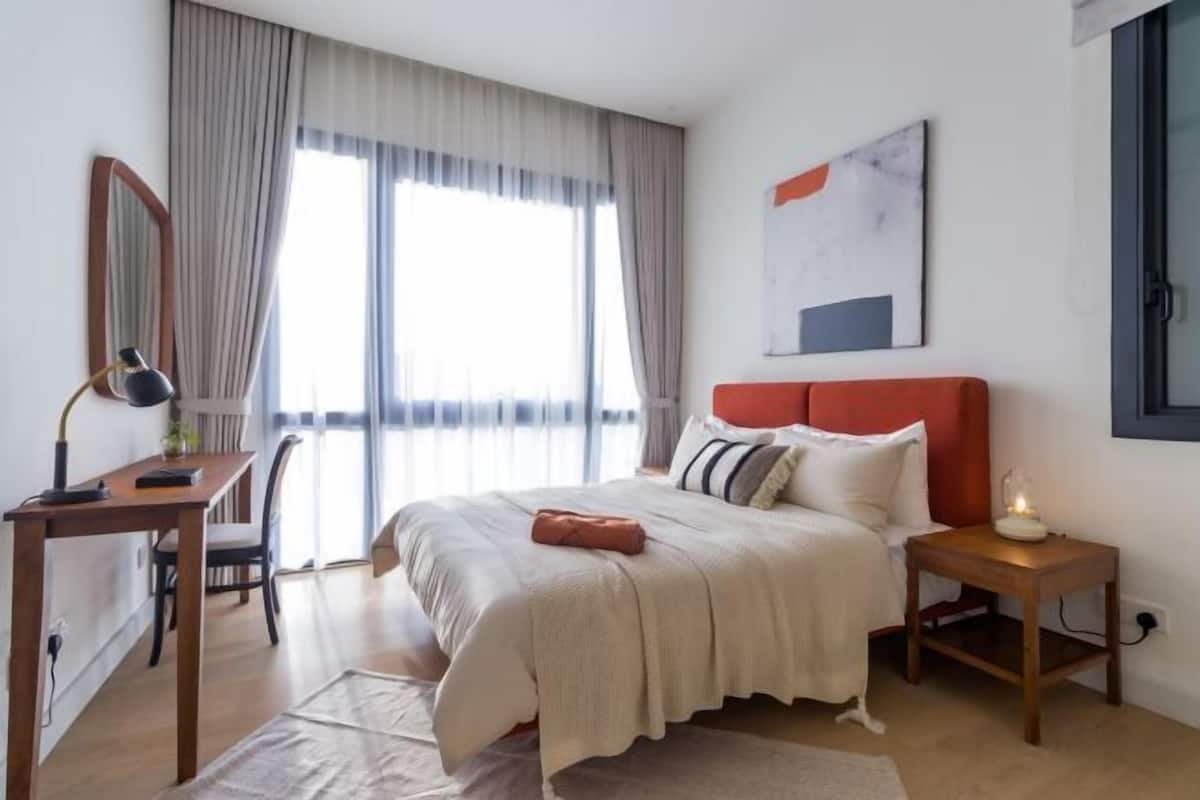 2 bedrooms, desk, laptop workspace, iron/ironing board