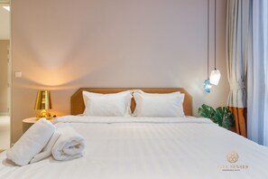 Signature 1 Bedroom | 2 bedrooms, desk, laptop workspace, iron/ironing board