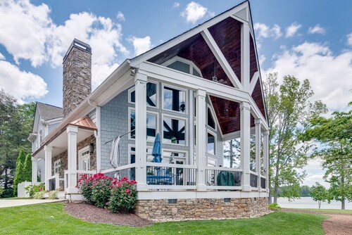 Luxury Home on Private Peninsula