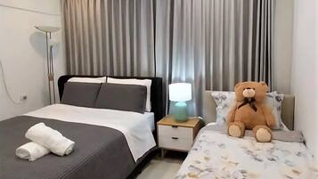 3 bedrooms, desk, iron/ironing board, free WiFi