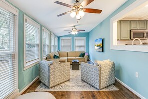 Unclassified image, 4 of 50, button