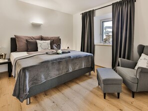 Apartment | 2 bedrooms, individually furnished, bed sheets