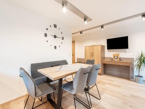 Dining - Apartment in Umhausen With Garden and Barbecue (Umhausen)