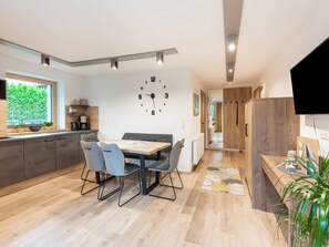 Apartment | Dining - Apartment in Umhausen With Garden and Barbecue (Umhausen)