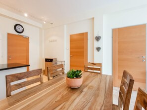 Apartment | Dining