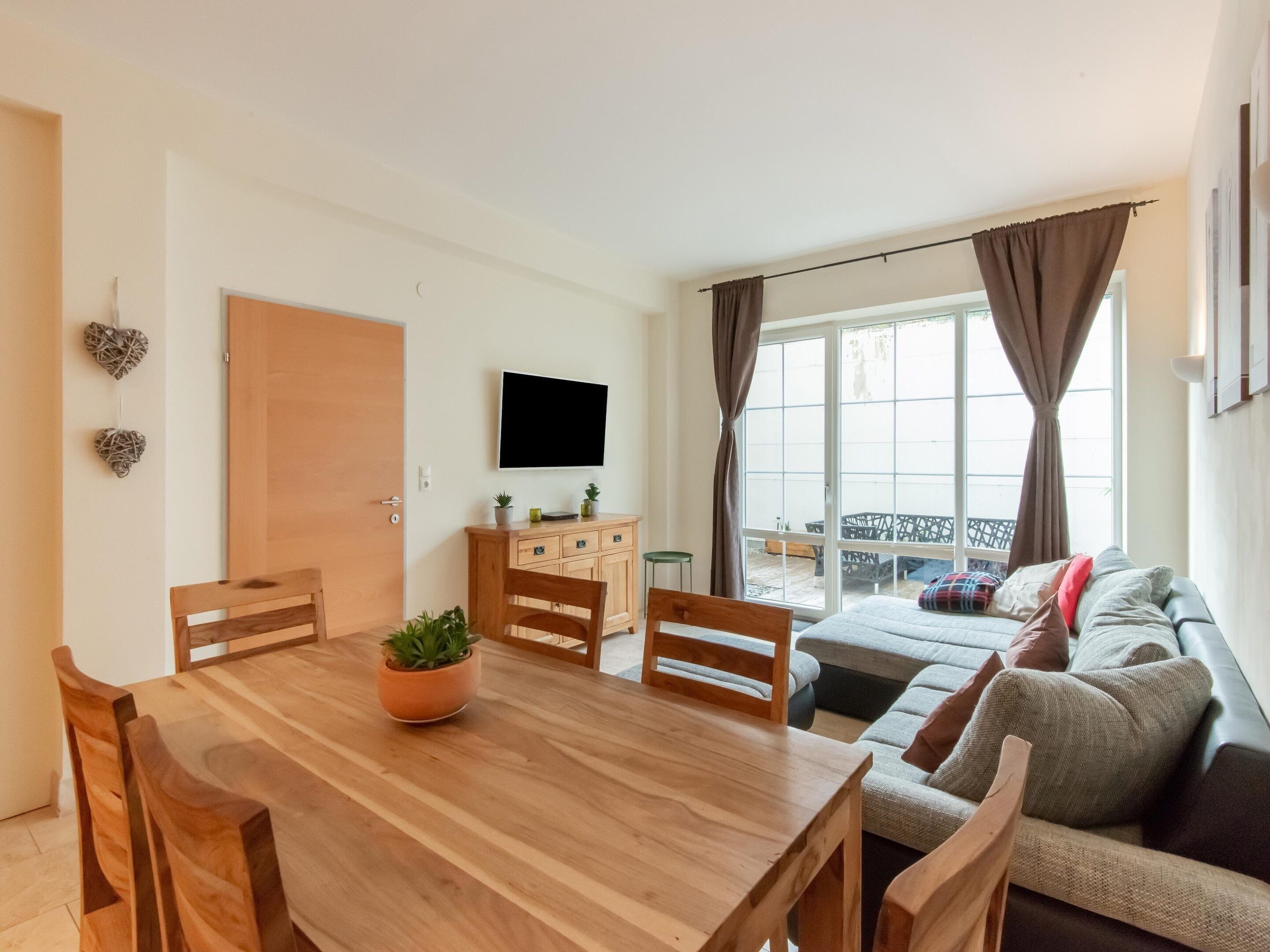 Apartment | Dining