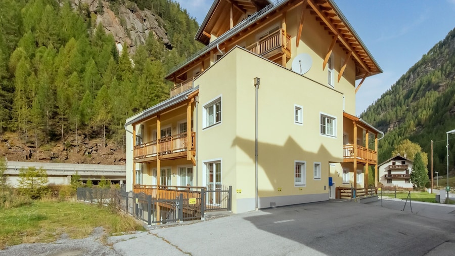 Apartment Zwieselstein Near Ski Slopes