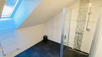 Apartment | Bathroom