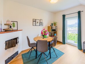 Apartment | Dining - Apartment in Kuhnsdorf Near Ski Slopes (Eberndorf)