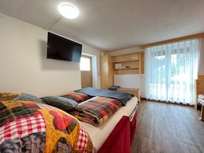 Casa | 2 habitaciones, muebles diferentes y ropa de cama