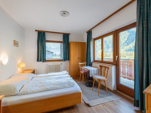 House | 6 bedrooms, bed sheets - Farmhouse in Otztal Near Ski Arena (Laengenfeld)