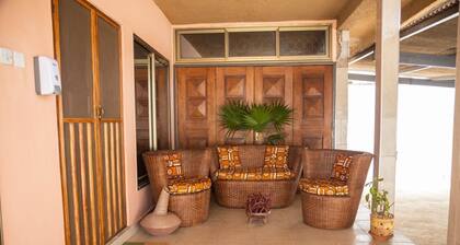 Accra, Airport Residential, <3miles from KIA Airport 4 beds/family,Groups,Acc