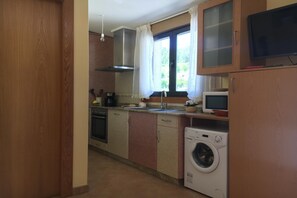 Frigorifero, microonde, forno, macchina per tè/caffè