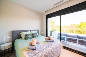 4 bedrooms, free WiFi