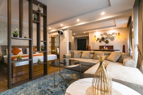 50 km from Lake View Park, GOHO Rooms Murree provides accommodation