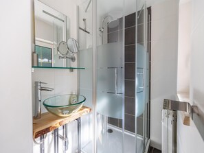 Apartment | Bathroom