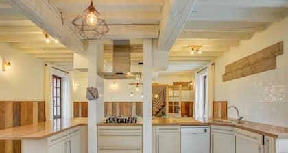 Lush Holiday Home in Vlaanderen With Private Pool