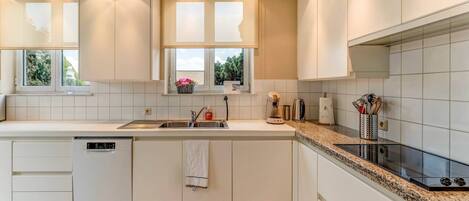 Hus | Eget kjøkken | Høy barnestol