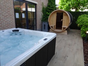 House | Spa treatment - Heers Retreat With Sauna (Heers)